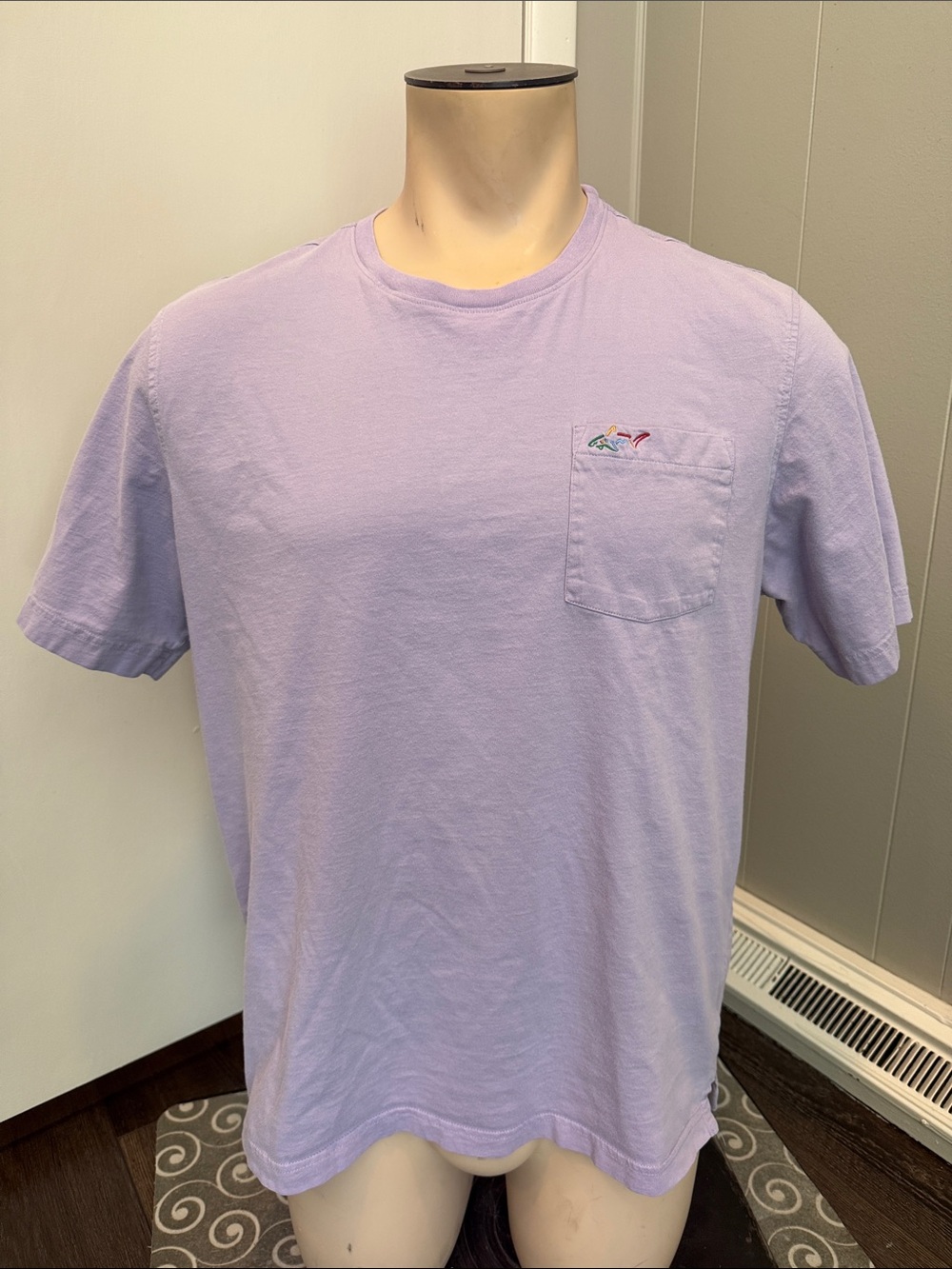 E Greg Norman Collection Men’s Med Lilac Short-Sleeve Tee with Embroidered Whale